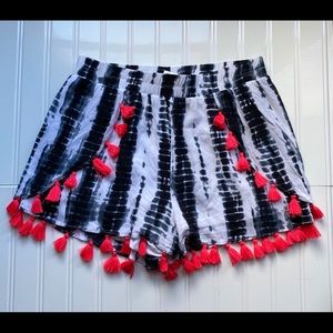 NWOT DizzyLissy blue white tie-dye tasseled shorts
